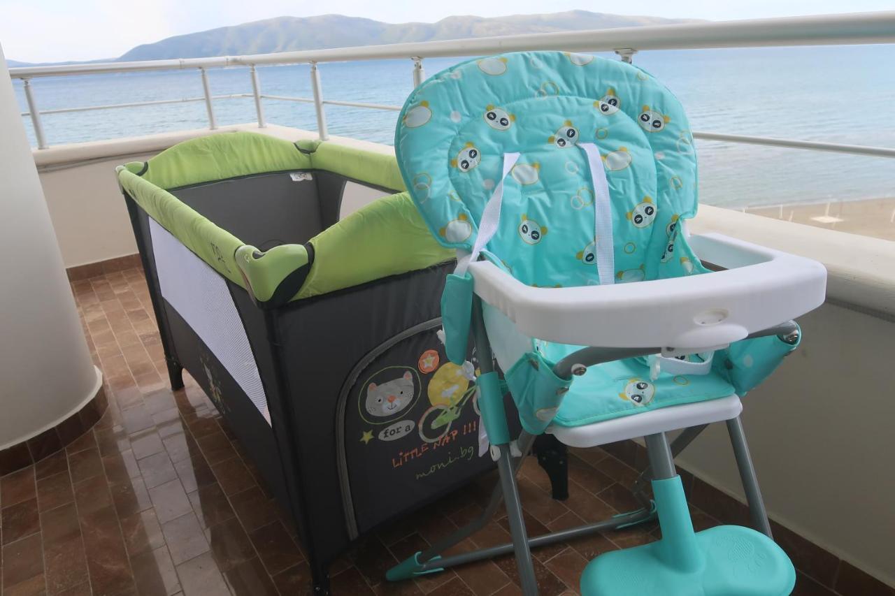 On The Beach Vlore Luaran gambar